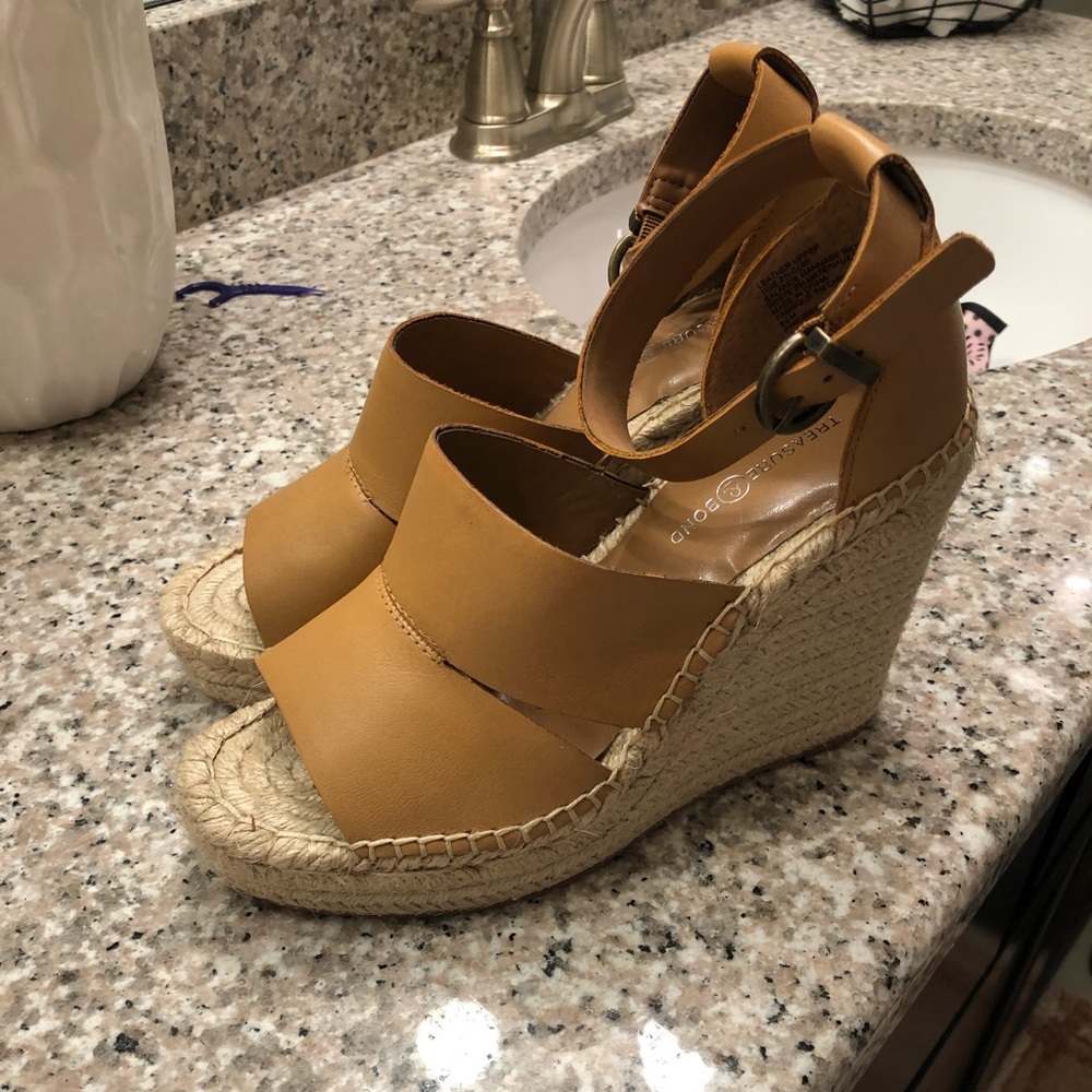 NEW Treasure Bond Sannibel Espadrille Wedge!